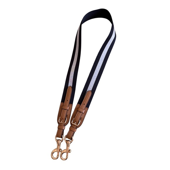 COACH x MARVEL Limited Ed. Jes Messenger With Carol Danvers - Picture 15 of 16